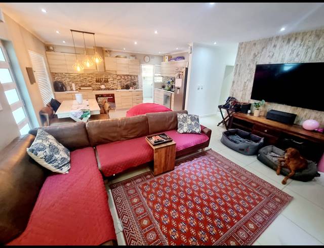 3 BEDROOM HOUSE SOLD IN SONSTRAAL HEIGHTS